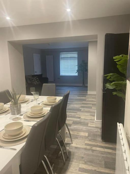 Rivendell Modern 2 Bedroom Apartment In St Peters Village Sleeps 6 Broadstairs Buitenkant foto