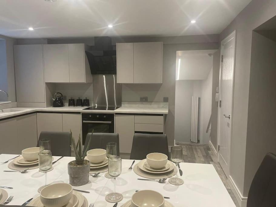 Rivendell Modern 2 Bedroom Apartment In St Peters Village Sleeps 6 Broadstairs Buitenkant foto